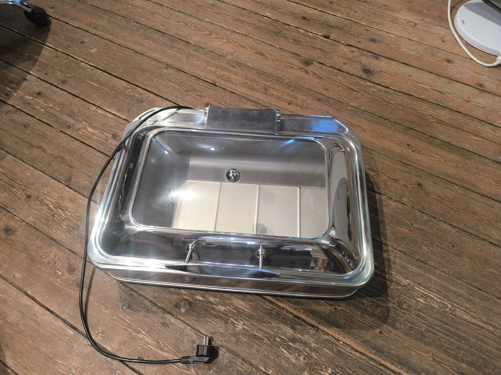 Chafing Dish GN 1/1 mit Soft-Close-Deckel und elektrischer Heizplatte, 2 Stück plus Ersatzheizplatte
