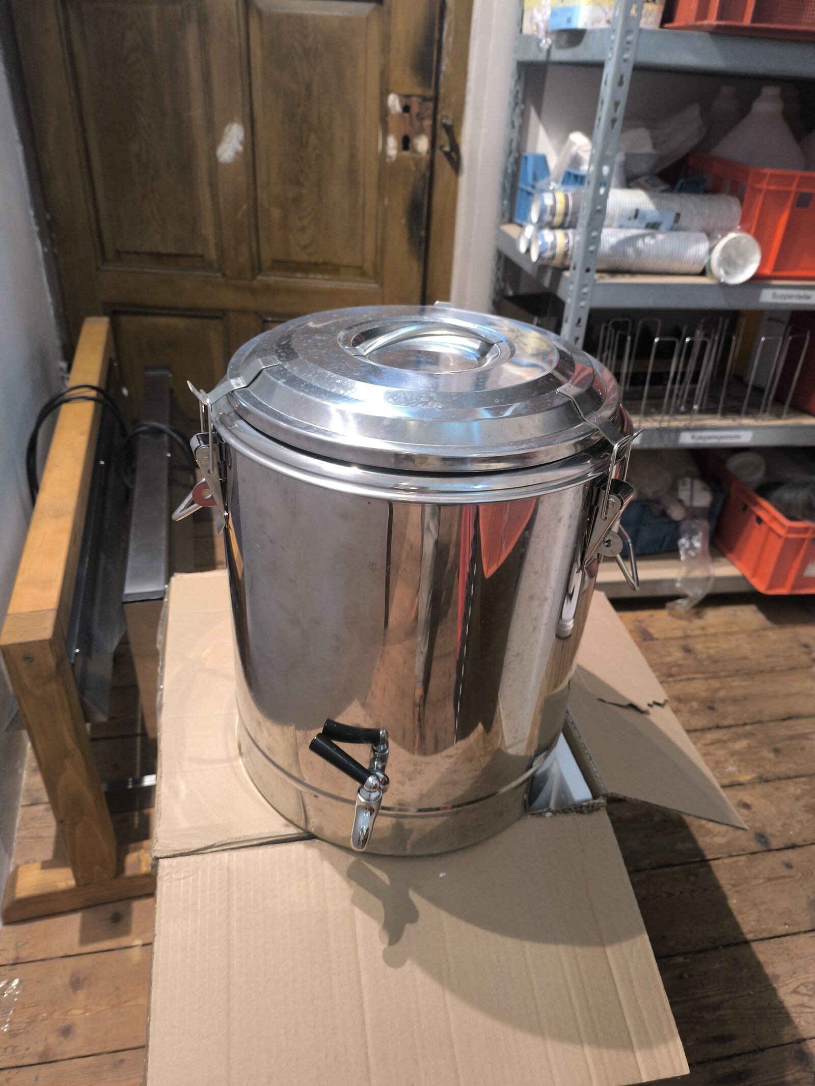 Thermobehälter Edelstahl 30 Liter mit Zapfhahn