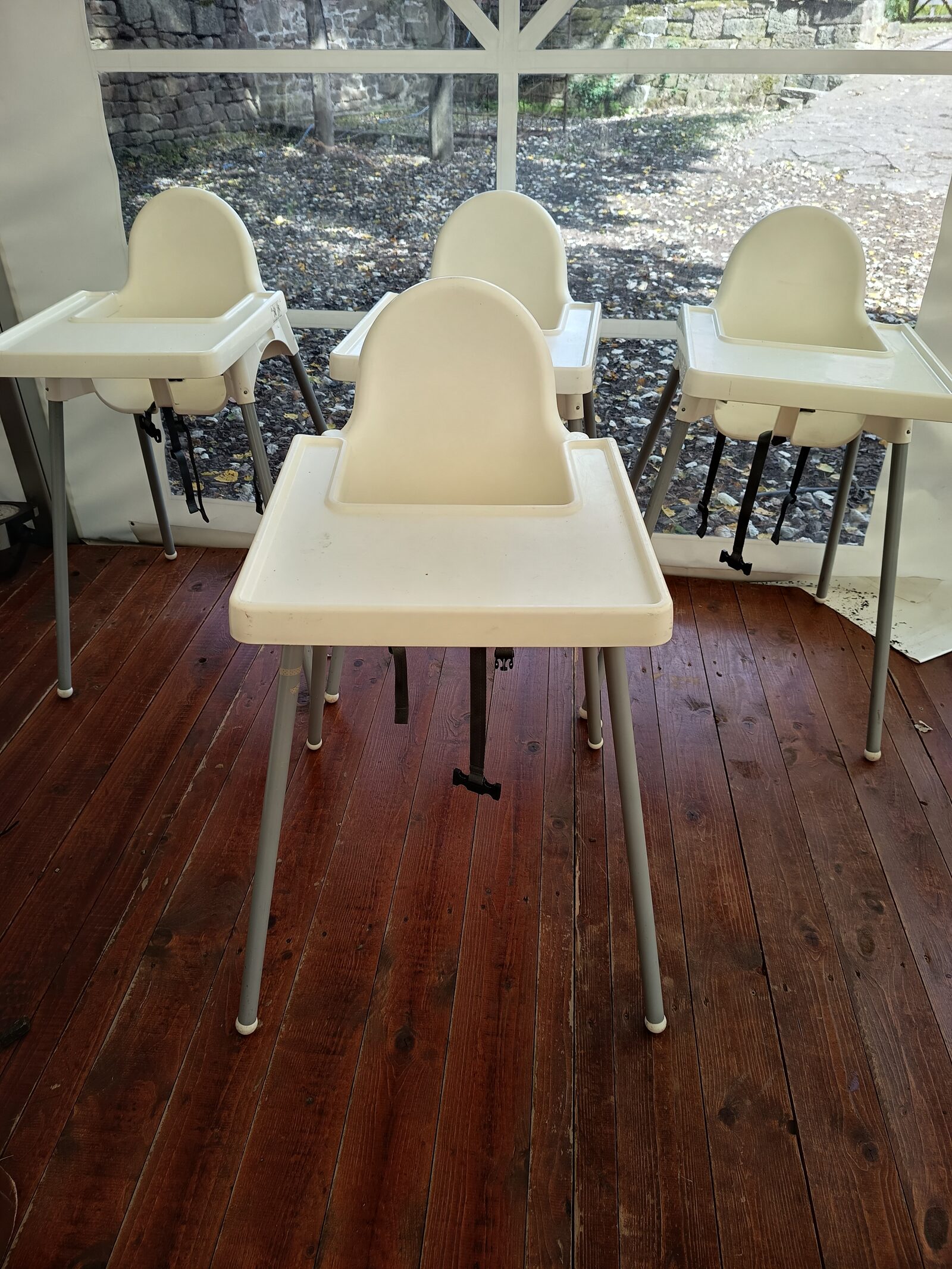 Ikea Kinderhochstühle, 5 Stück, weiß, mit Sicherheitsgurt
